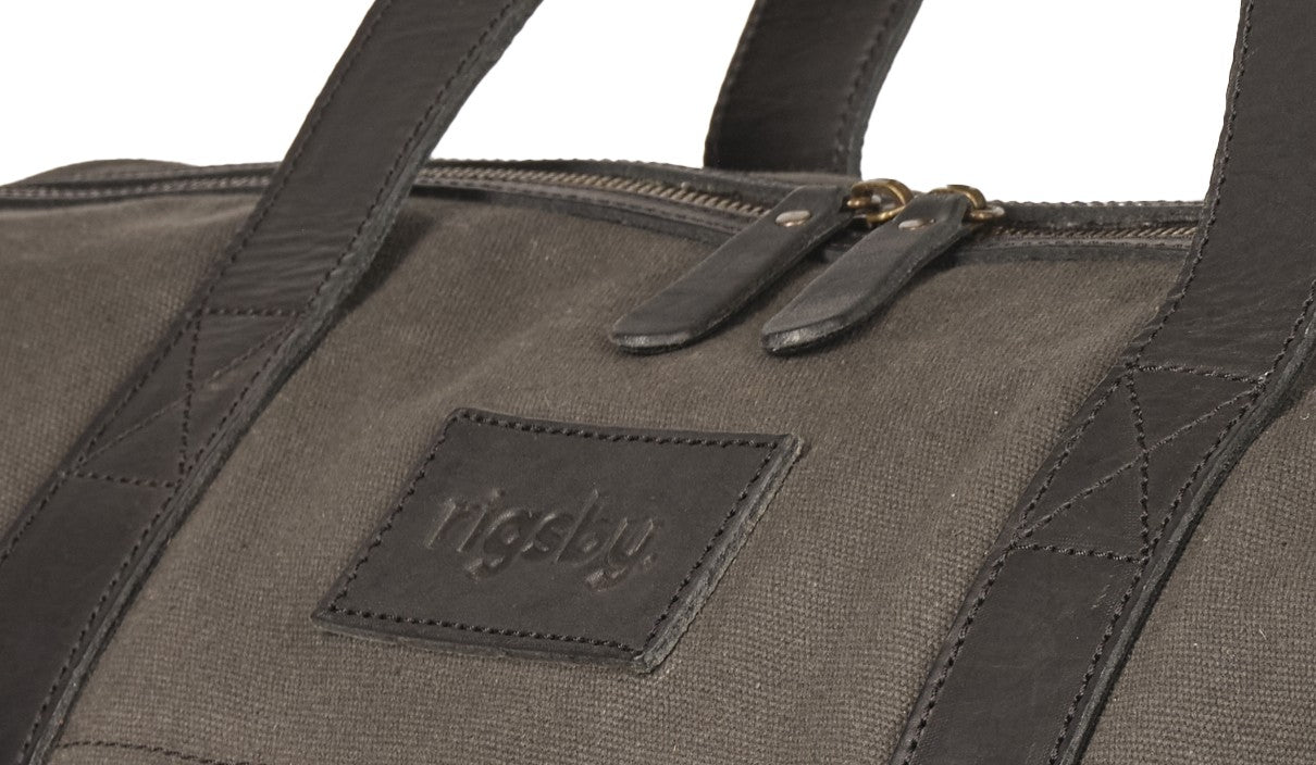 Voyager 30L Charcoal