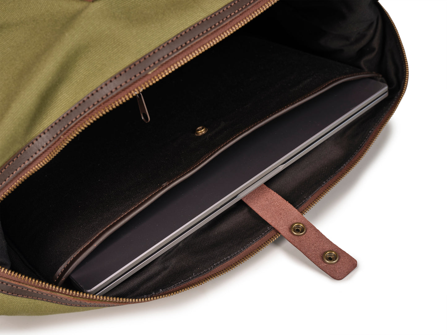 Voyager 30L Olive
